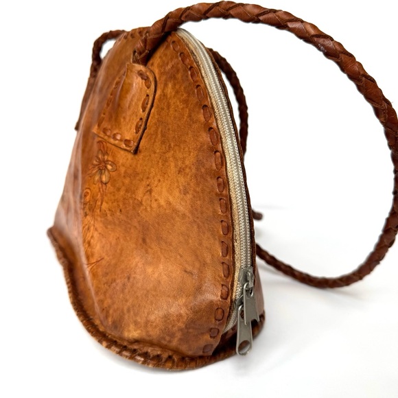 Vintage from de 2000’s Brown Raw Leather Floral Hand—Painted Shoulder Bag. - Picture 8 of 11